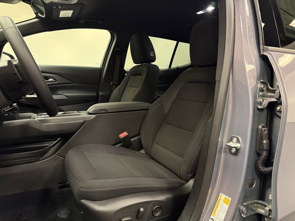 New 2026 Chevrolet Equinox EV LT image 23