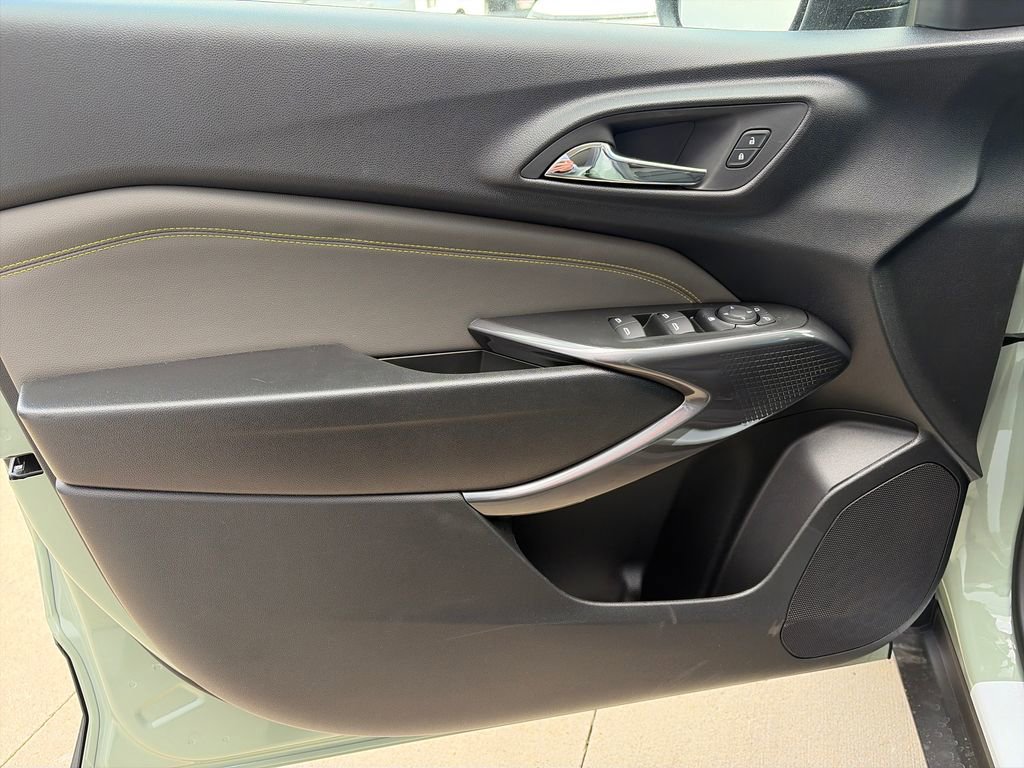 New 2026 Chevrolet Trax ACTIV w/ Sunroof Package image 16