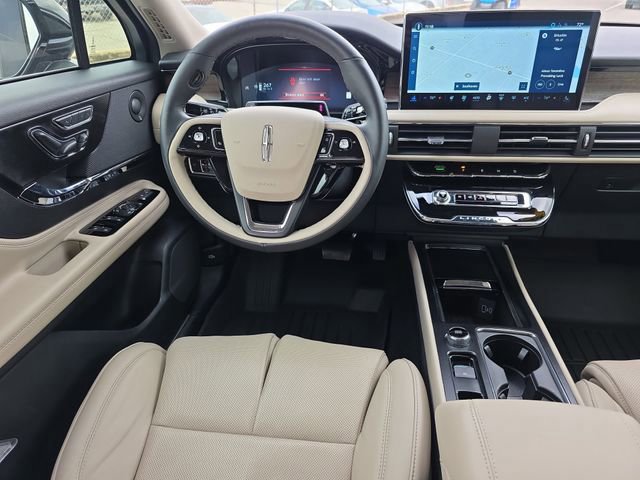 Used 2025 Lincoln Corsair Reserve w/ Equipment Group 202A image 16