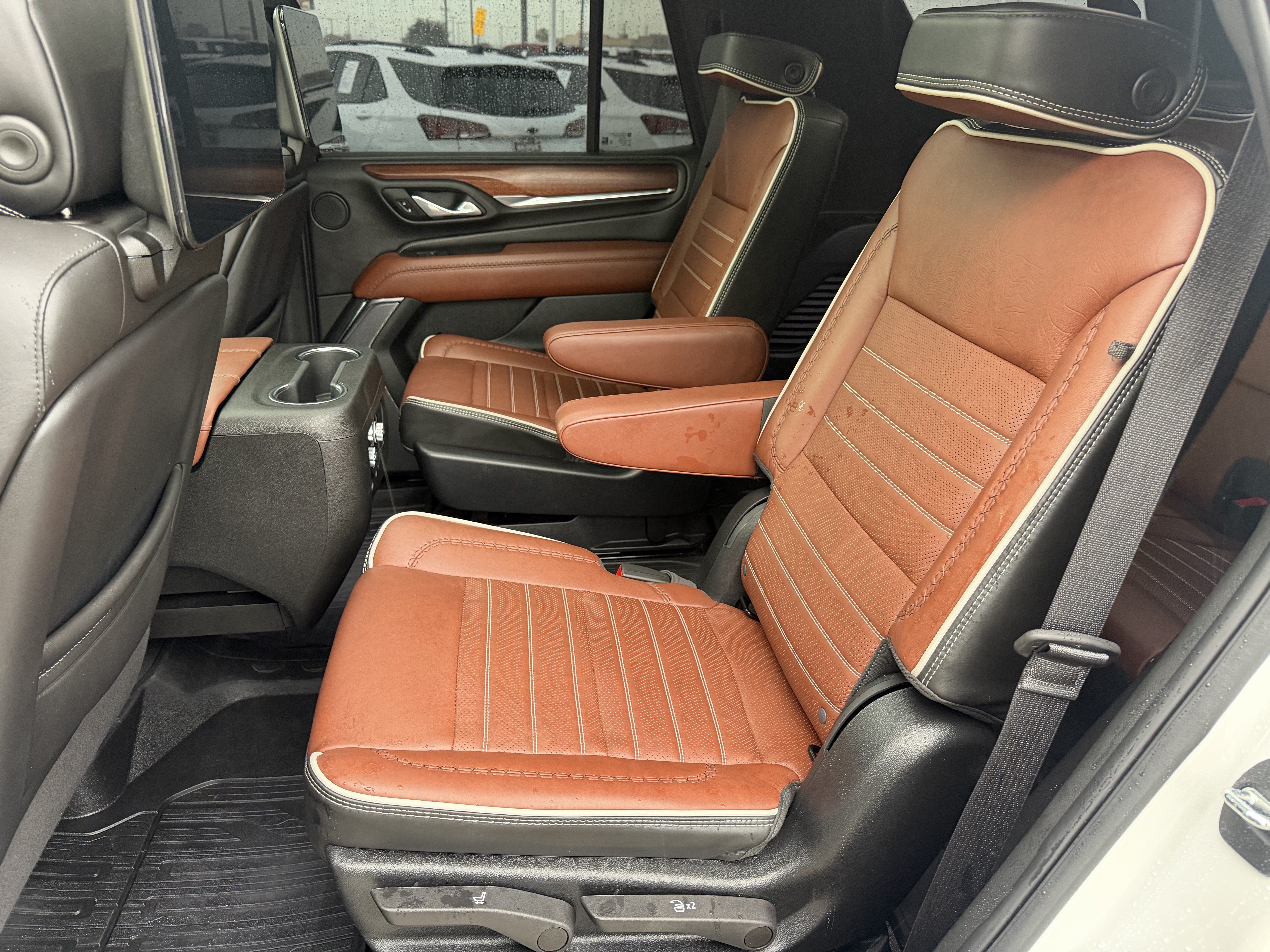 Used 2024 GMC Yukon Denali Ultimate AWD/4WD image 24