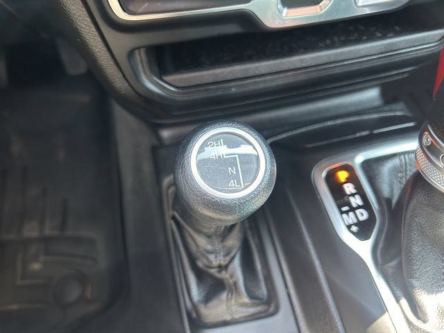 Used 2019 Jeep Wrangler Sport AWD/4WD image 22