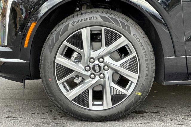 New 2026 Cadillac Optiq Luxury 1 image 25