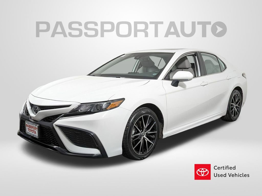 Certified 2023 Toyota Camry SE image 1