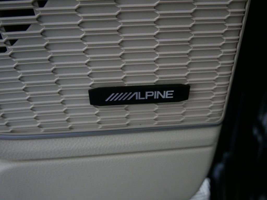 Used 2024 Jeep Grand Cherokee Limited 4xe w/ Luxury Tech Group II image 17