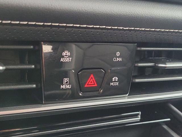 Used 2024 Volkswagen Atlas SE AWD/4WD image 30