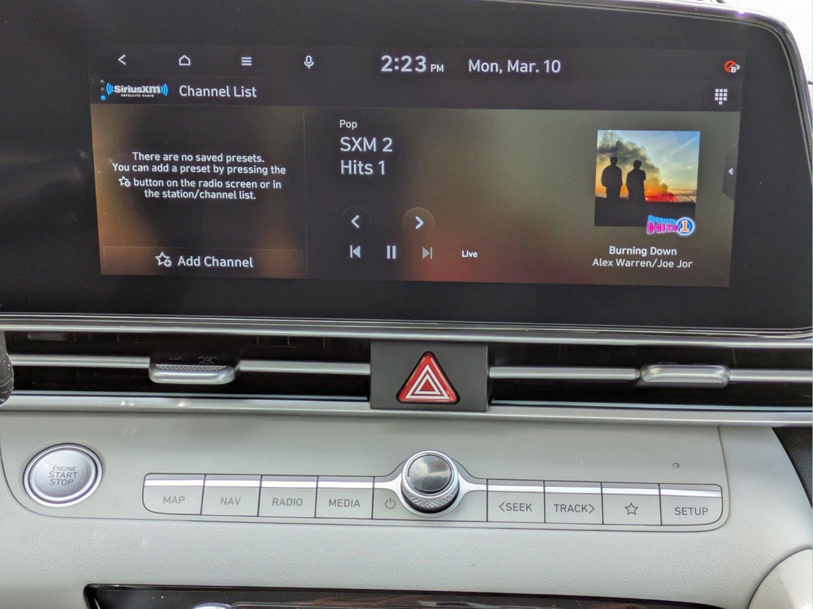 Used 2025 Hyundai Elantra Limited image 16