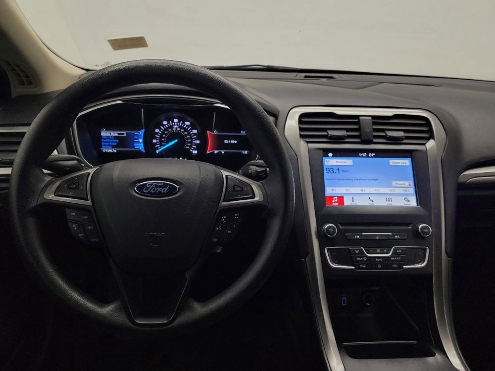 Used 2017 Ford Fusion SE w/ Fusion SE Technology Package FWD image 22