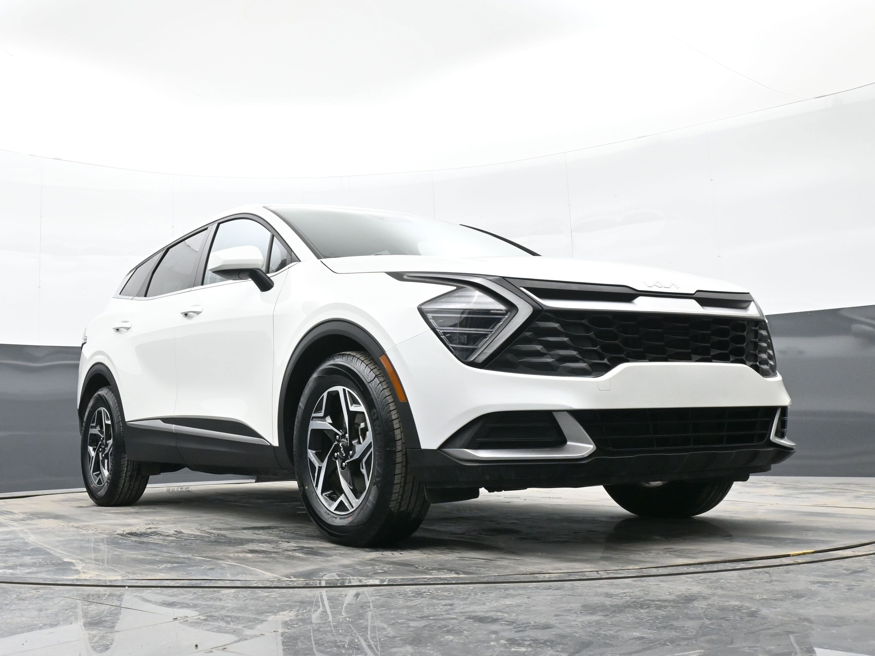 Used 2024 Kia Sportage LX image 37