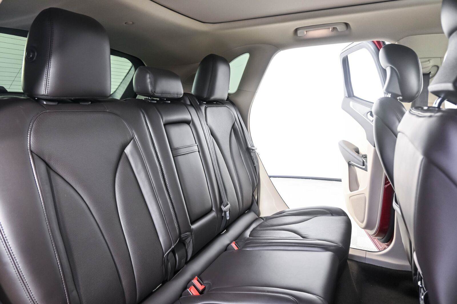 Used 2019 Lincoln MKC Reserve w/ MKC Technology Package FWD image 20