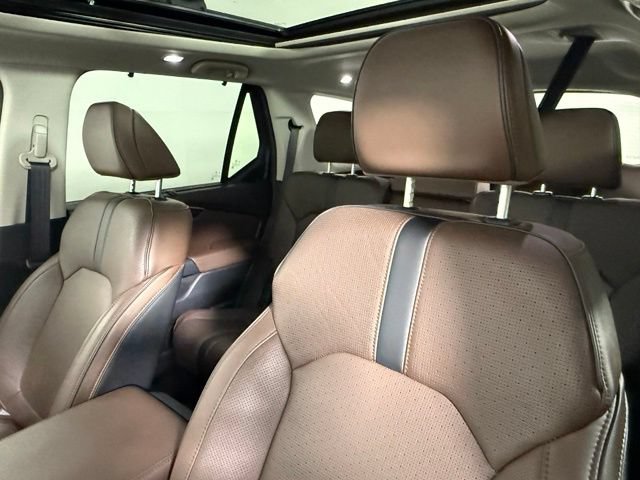 Used 2025 Honda Pilot Elite image 32
