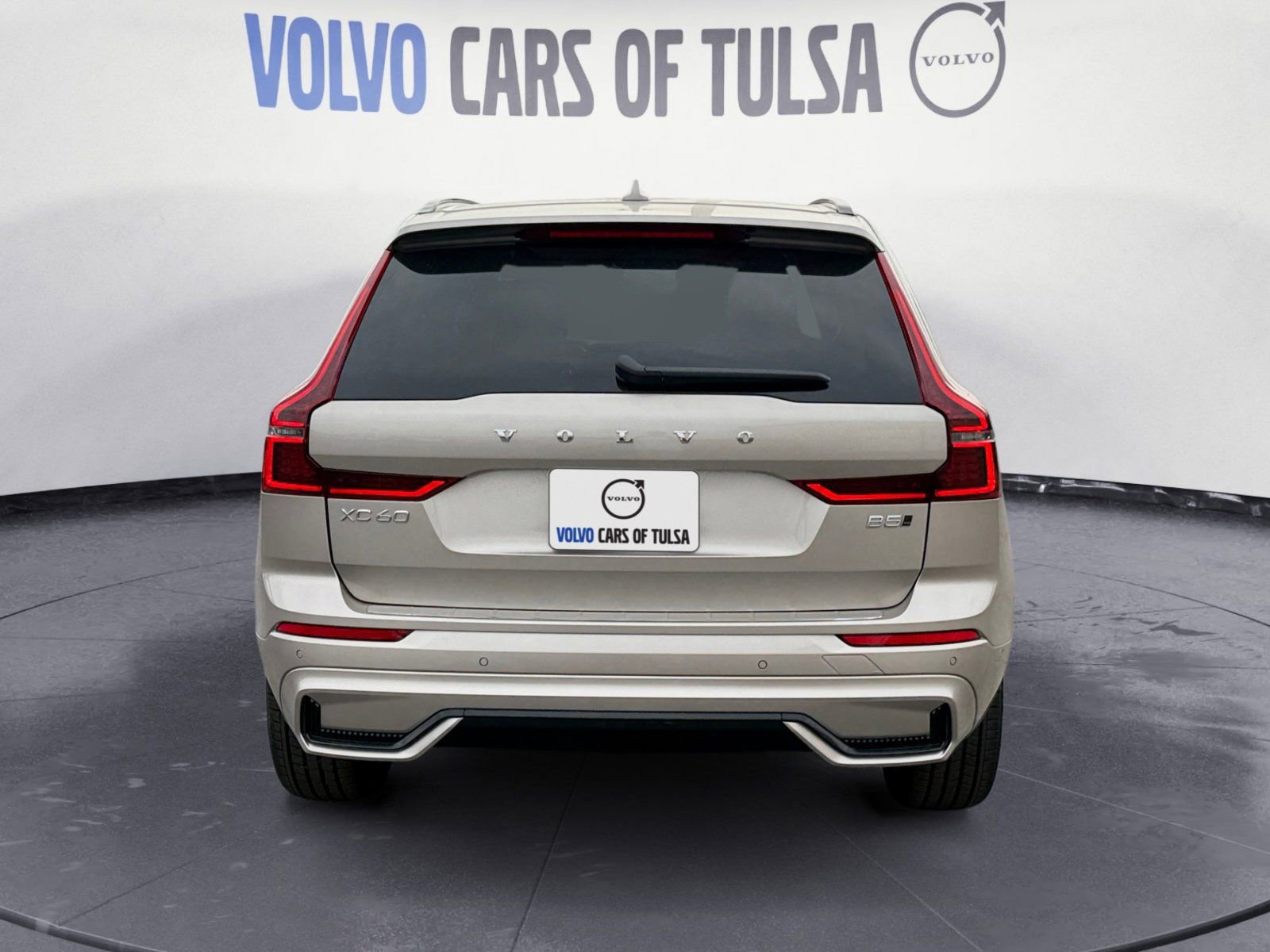 New 2026 Volvo XC60 B5 Plus w/ Protection Package Premier image 4
