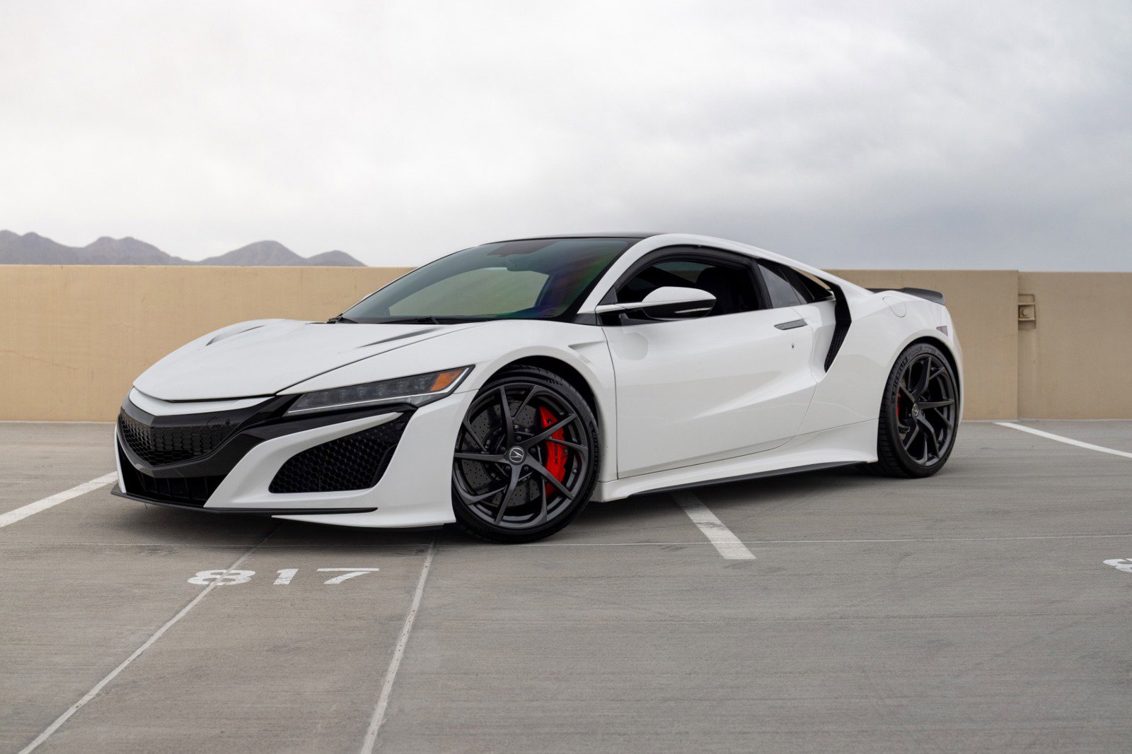 Used 2017 Acura NSX image 1