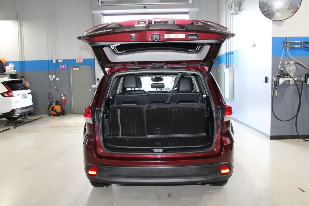 Used 2019 Toyota Highlander XLE image 44