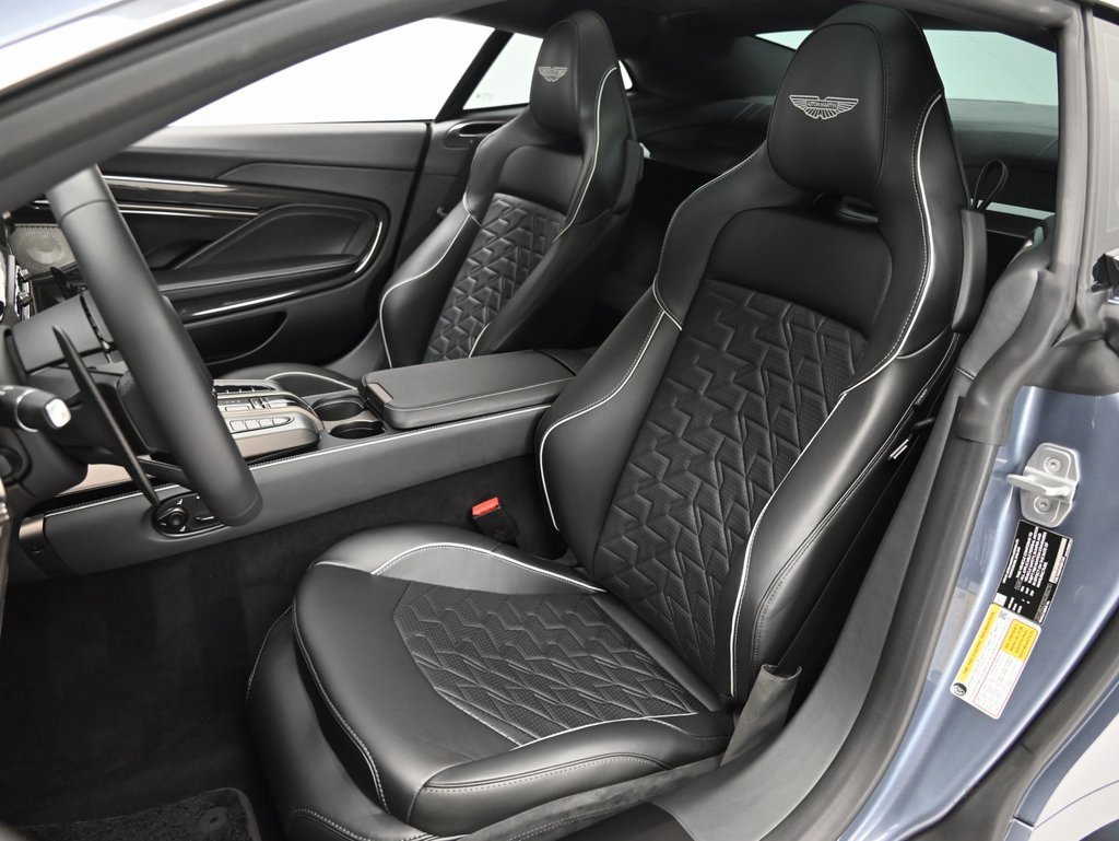 Used 2025 Aston Martin Vanquish image 13