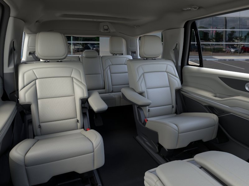 New 2026 Lincoln Navigator Premiere AWD/4WD image 11