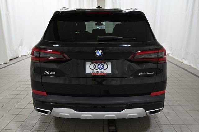 Used 2022 BMW X5 xDrive40i w/ Parking Assistance Package image 12