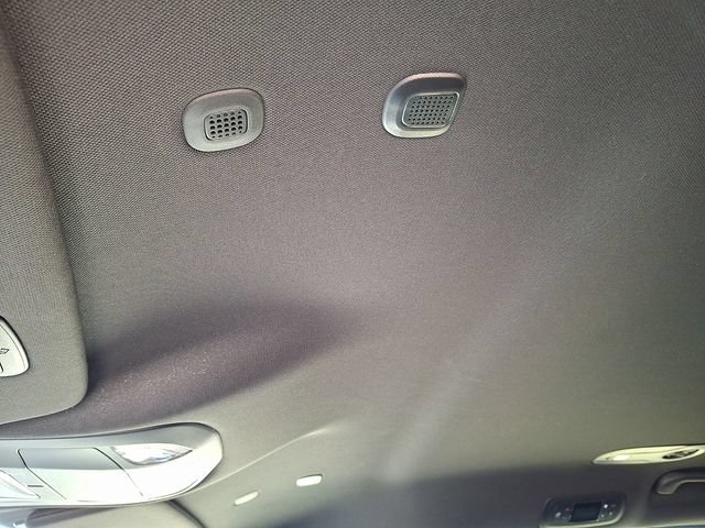 Used 2025 Chrysler Pacifica Select FWD image 21