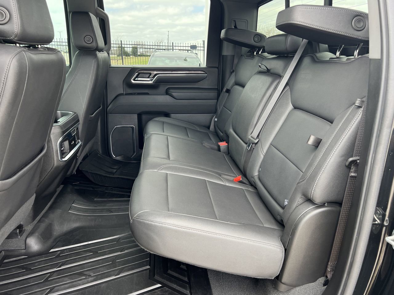 Used 2024 Chevrolet Silverado 2500 LTZ w/ LTZ Plus Package image 30