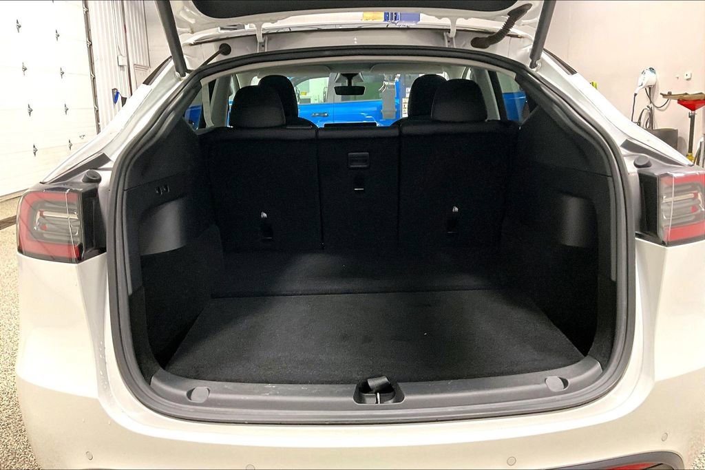 Used 2022 Tesla Model Y Performance AWD/4WD image 7