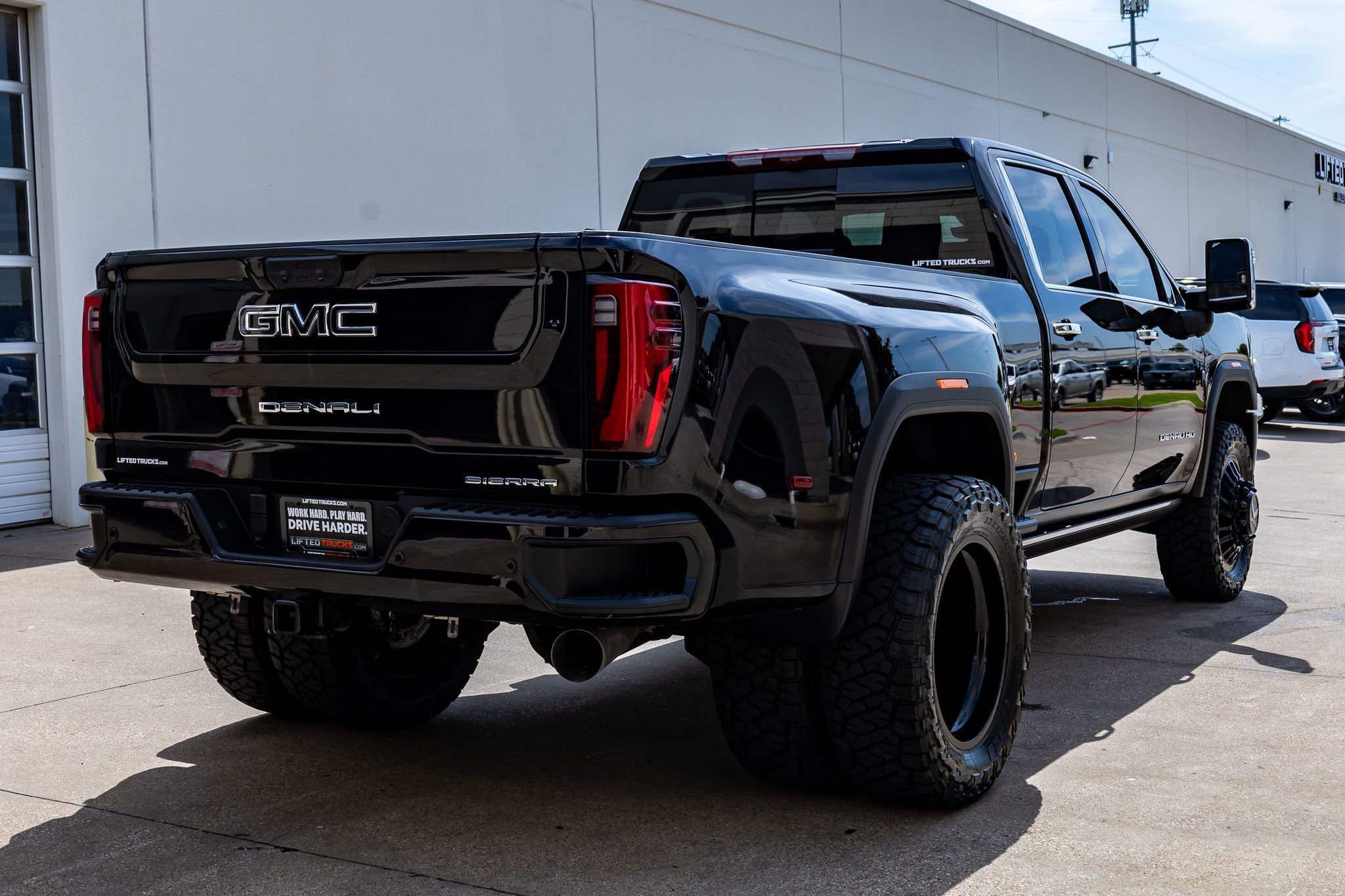 Used 2024 GMC Sierra 3500 Denali Ultimate AWD/4WD image 10
