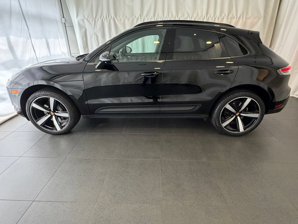 Certified 2026 Porsche Macan AWD/4WD image 2