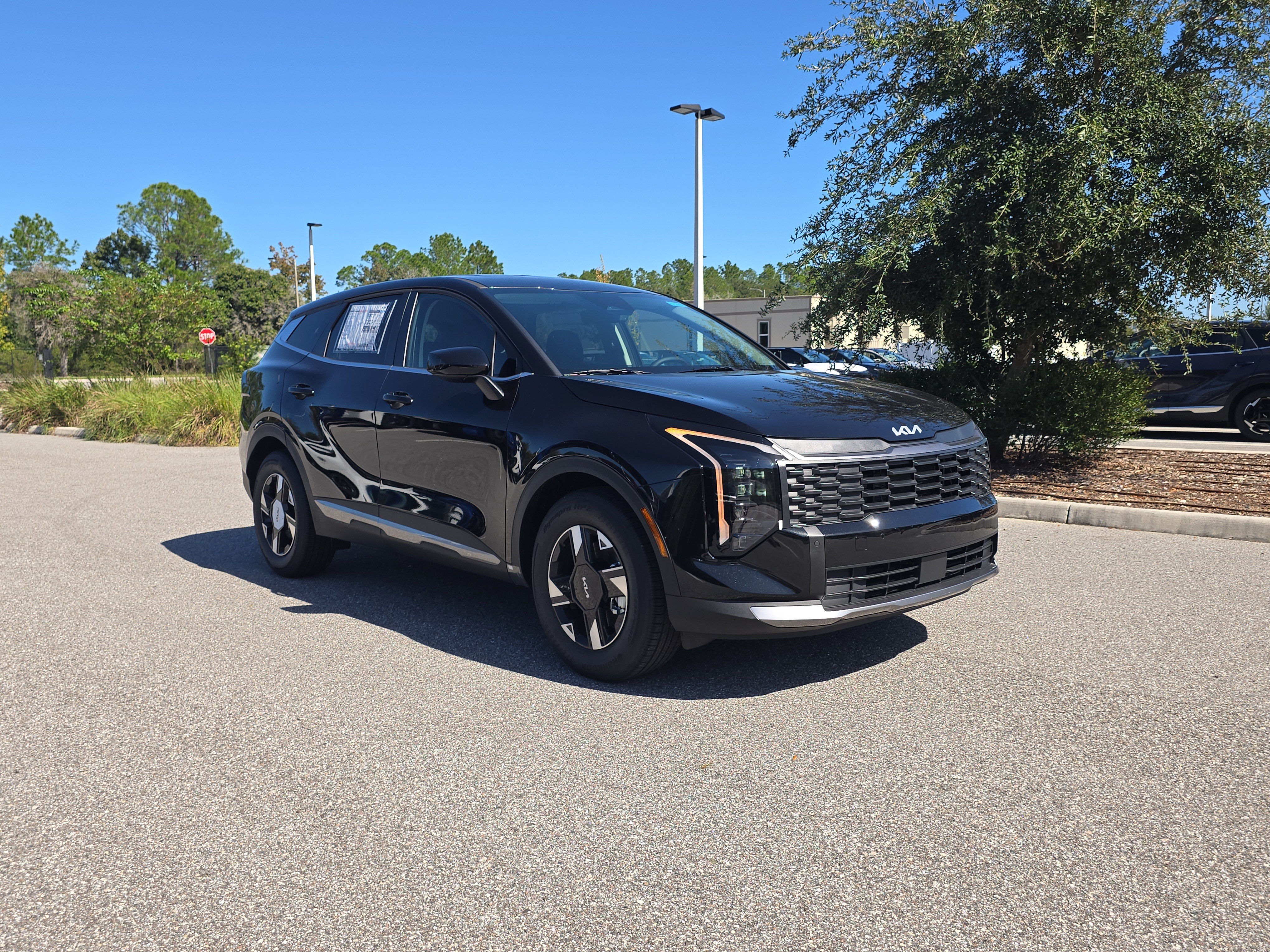 New 2027 Kia Sportage LX FWD image 2