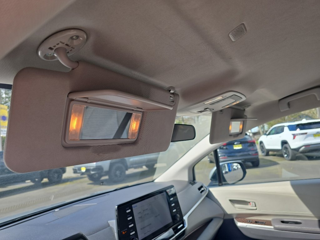 Certified 2024 Toyota Sienna LE FWD image 12