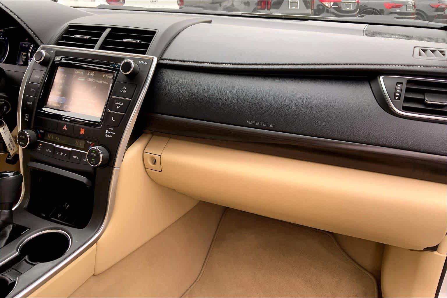 Used 2017 Toyota Camry XLE FWD image 19