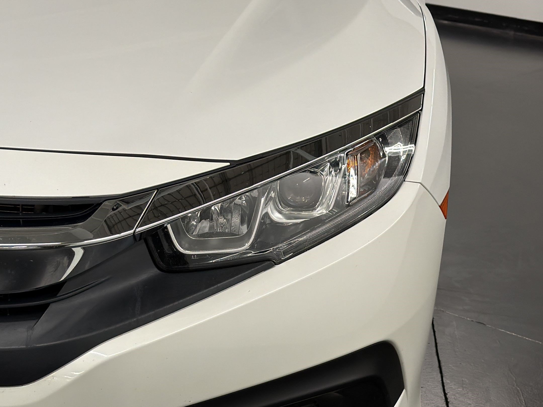 Certified 2018 Honda Civic EX image 25