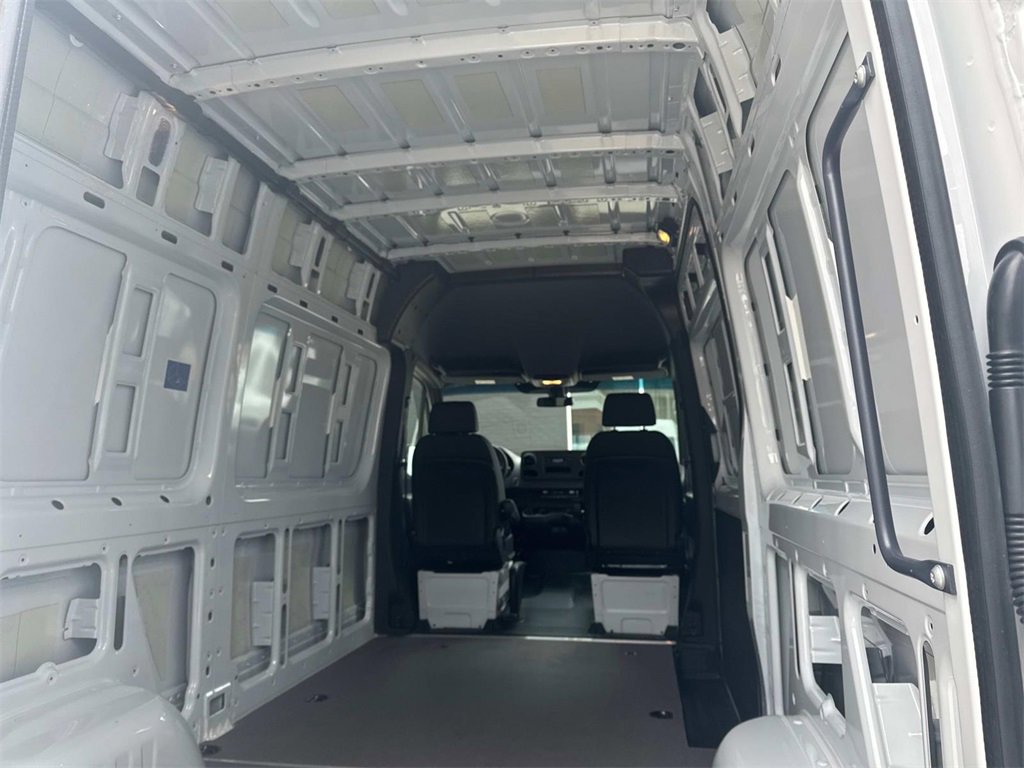 New 2025 Mercedes-Benz Sprinter 2500 image 13