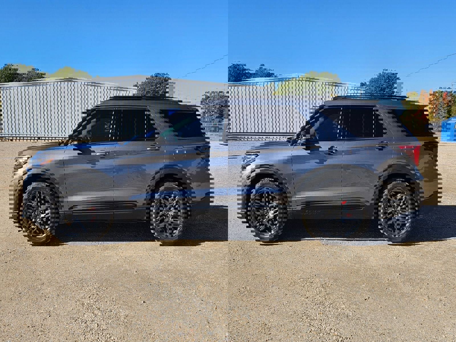 Used 2025 Ford Explorer ST w/ Sun And Sound Package image 2