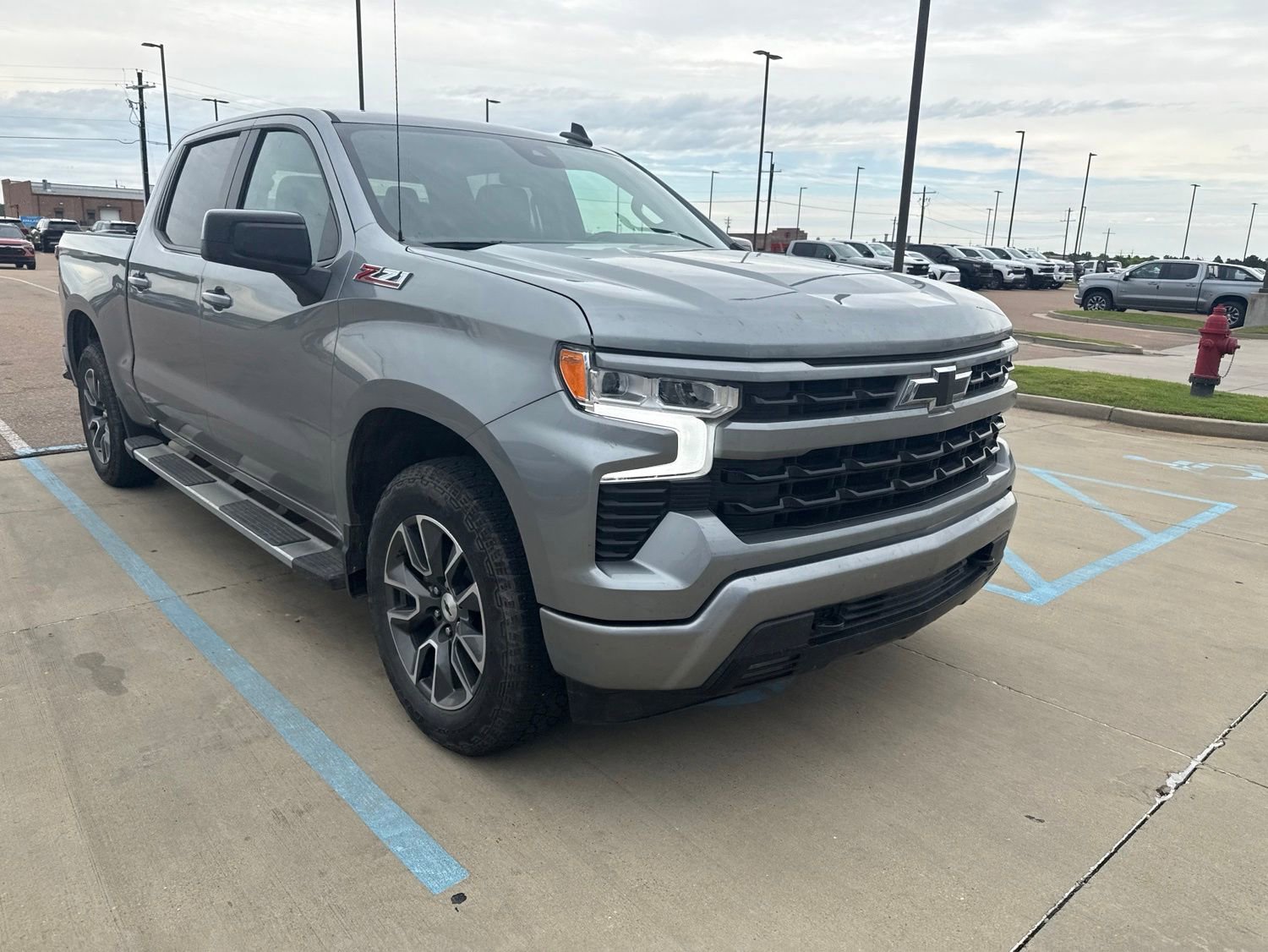 Used 2024 Chevrolet Silverado 1500 RST w/ Z71 Off-Road Package AWD/4WD image 4