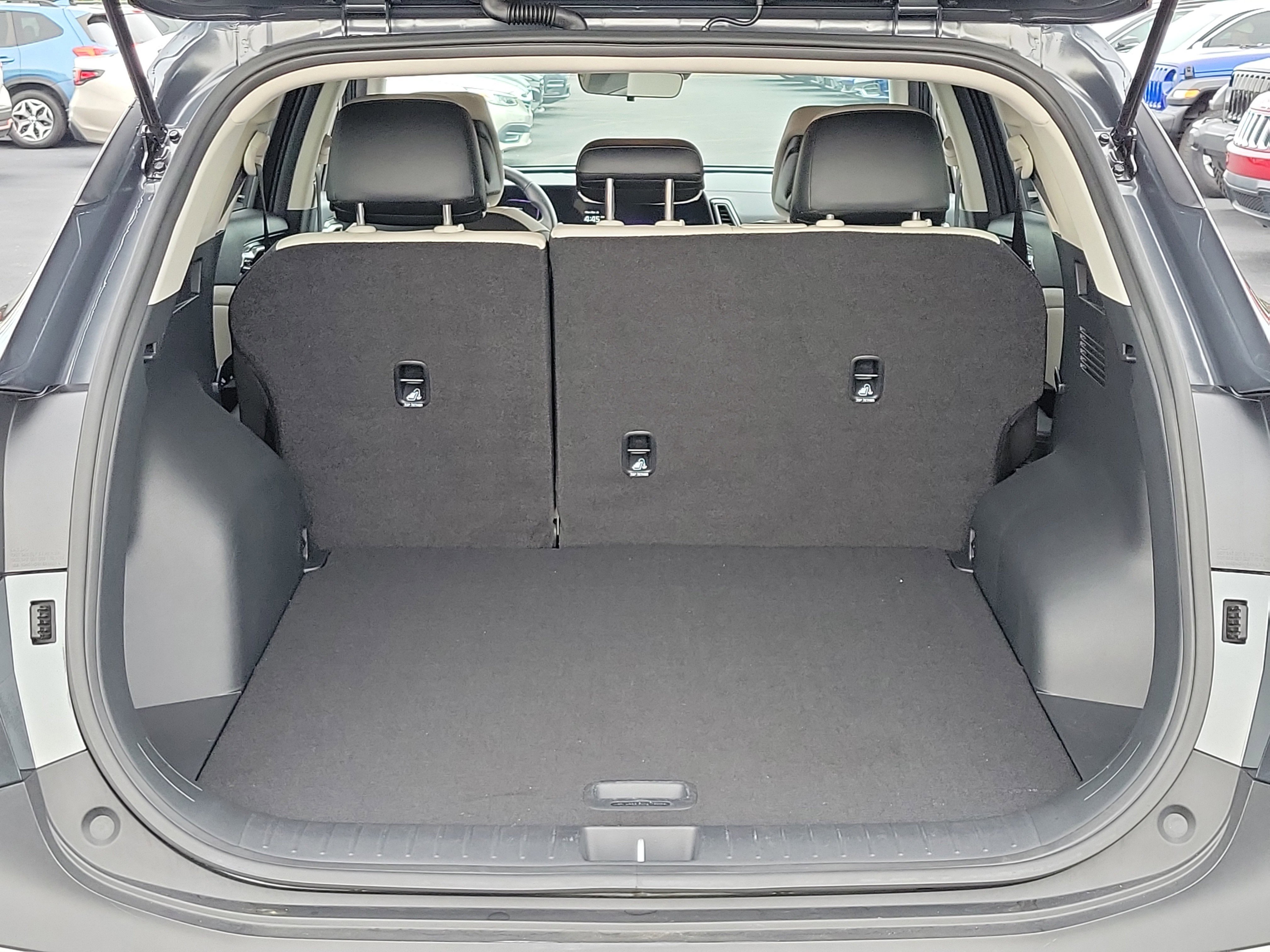 Used 2023 Kia Sportage EX image 12