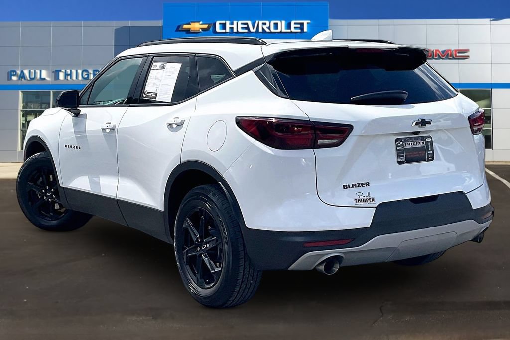 Used 2023 Chevrolet Blazer LT w/ Midnight/Sport Edition FWD image 4