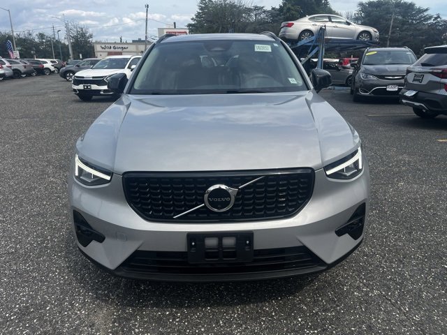 Certified 2023 Volvo XC40 B5 Plus w/ Protection Package Premier image 12