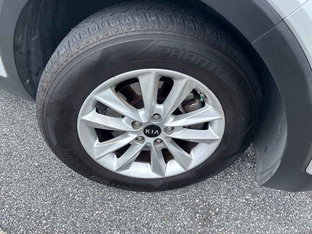 Used 2019 Kia Sorento L FWD image 8