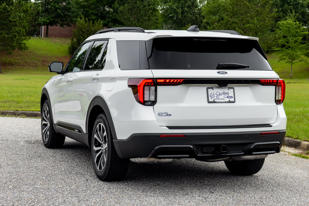 New 2026 Ford Explorer ST-Line w/ Premium Package RWD image 4