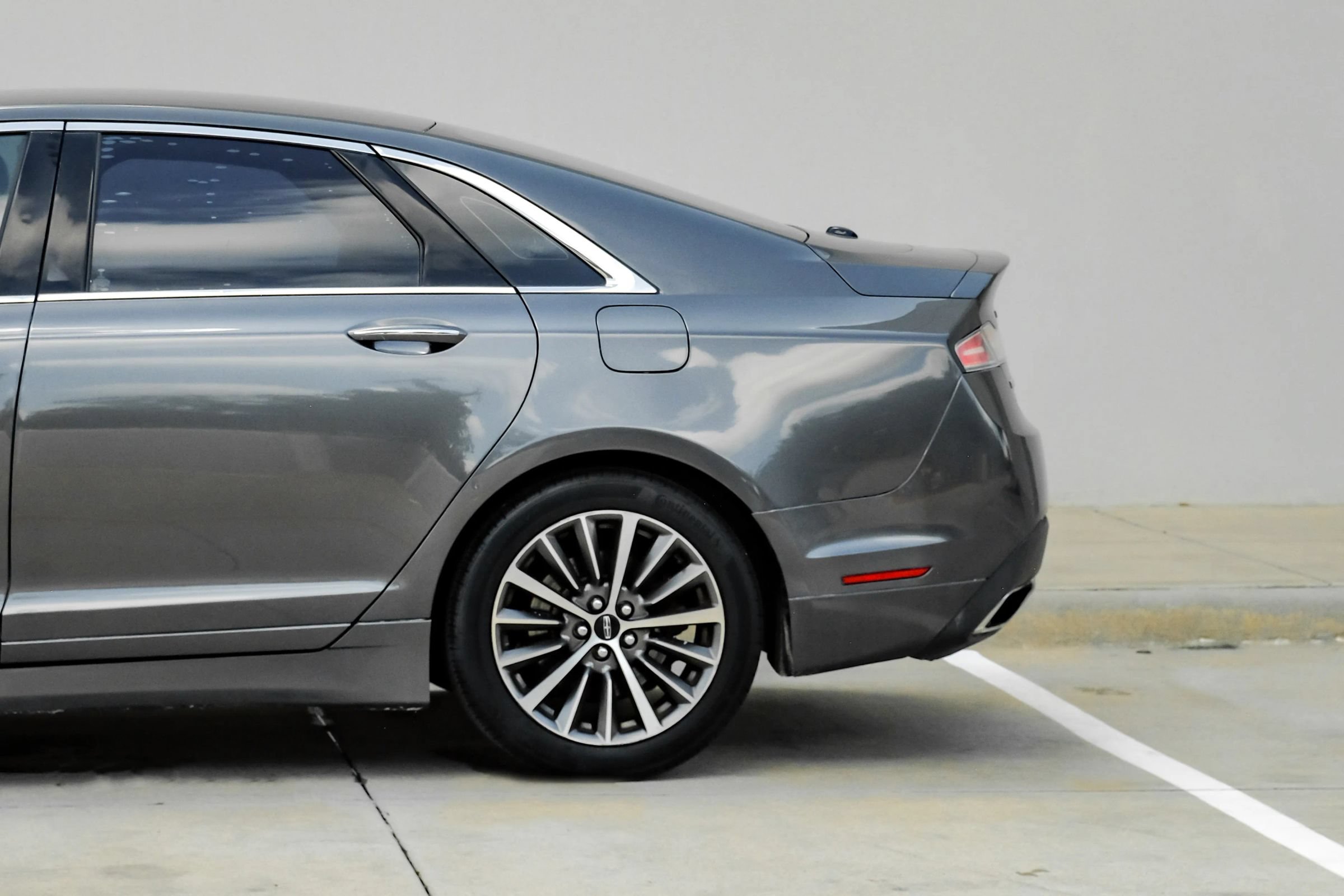 Used 2017 Lincoln MKZ Premiere FWD image 17