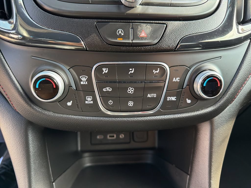 Used 2022 Chevrolet Equinox RS w/ Infotainment Package FWD image 28