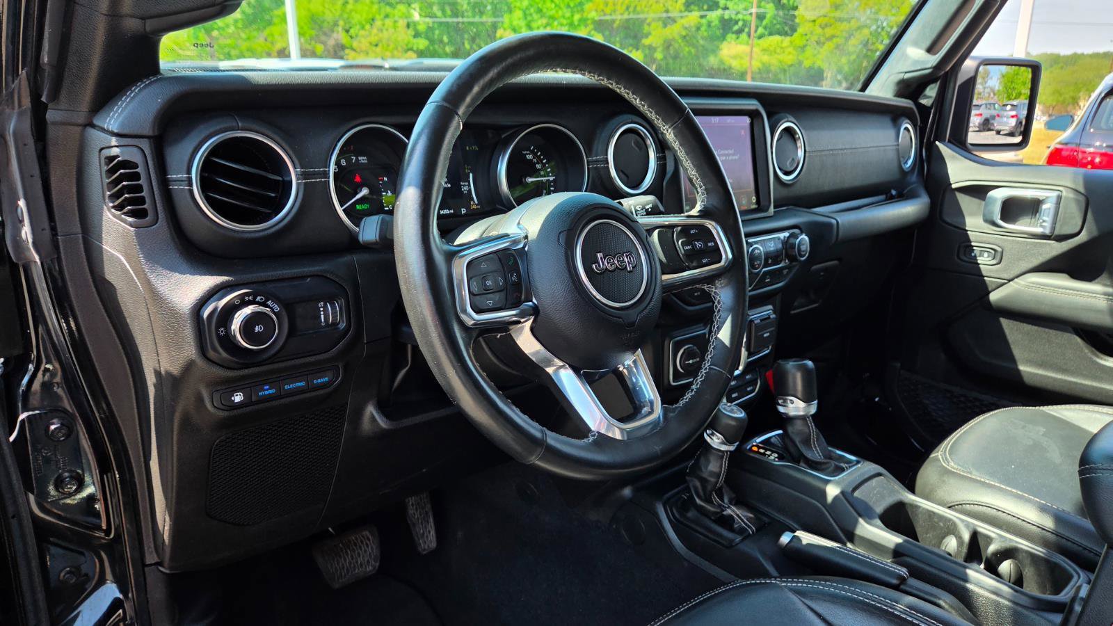 Used 2023 Jeep Wrangler Sahara w/ Cold Weather Group image 24