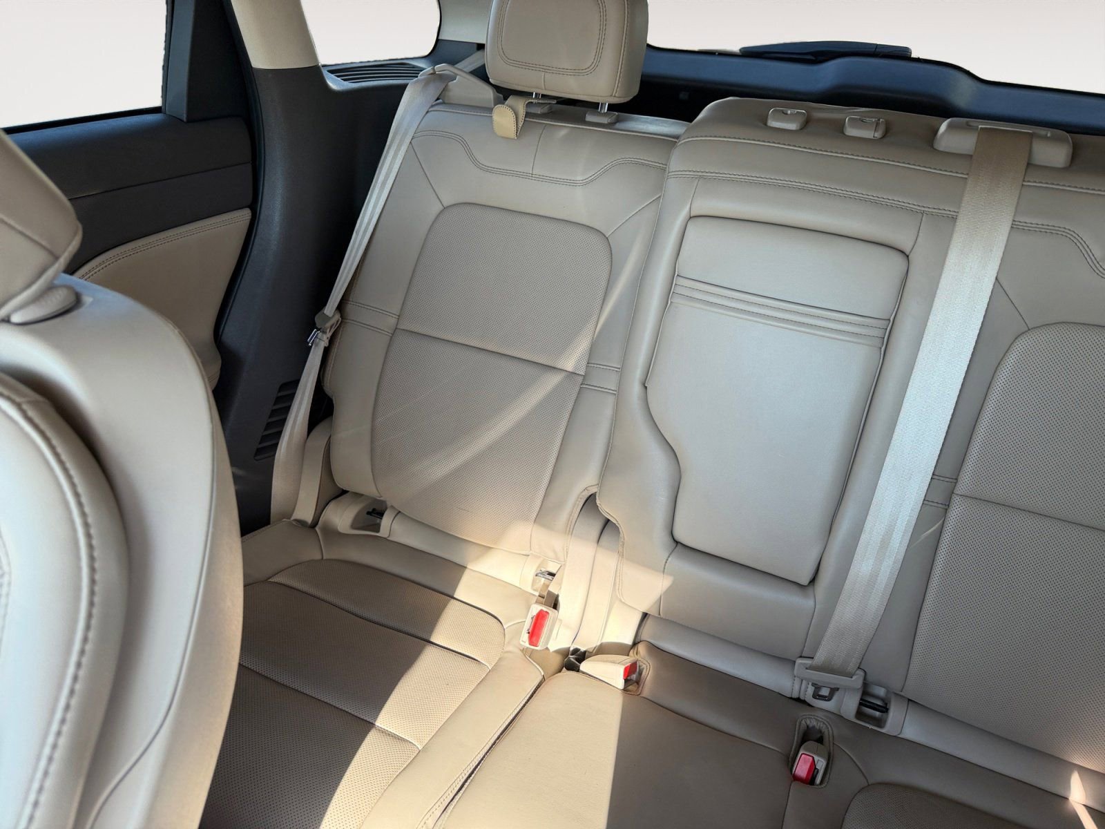 Used 2022 Lincoln Corsair AWD w/ Premium Package image 13