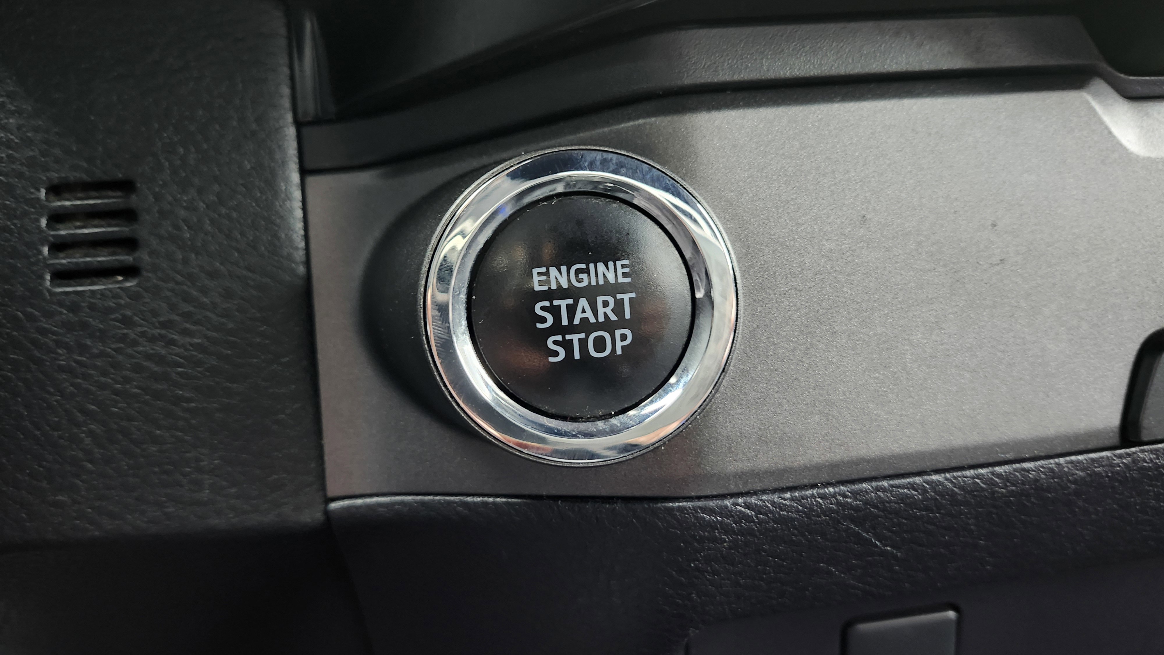 Used 2016 Toyota Tacoma TRD Sport image 8