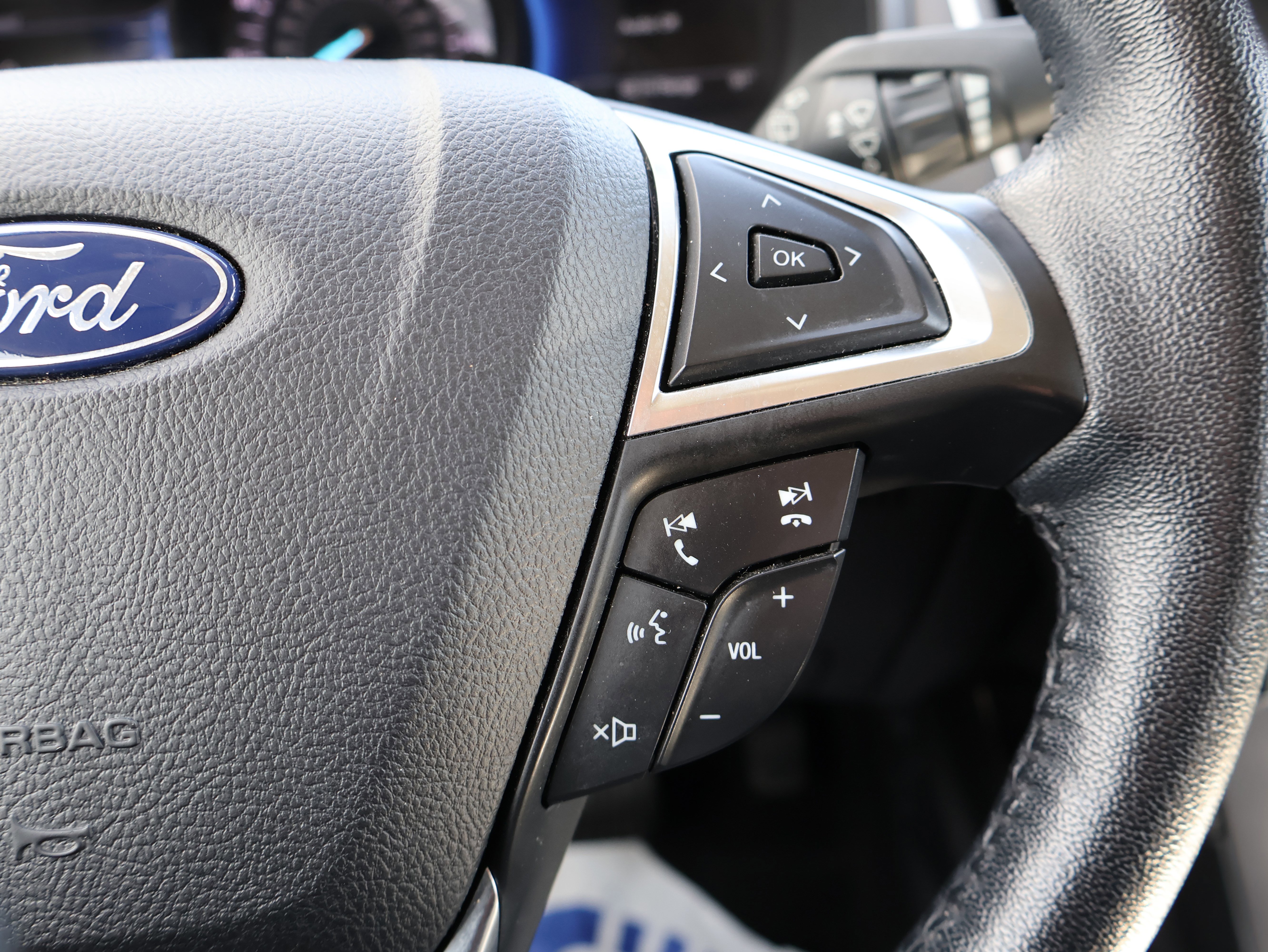 Used 2022 Ford Edge SEL image 37