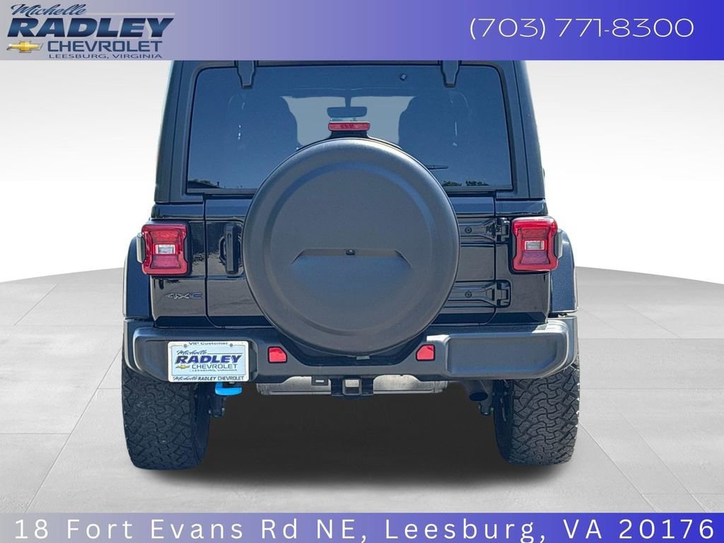Used 2023 Jeep Wrangler Unlimited Sahara w/ Cold Weather Group AWD/4WD image 4