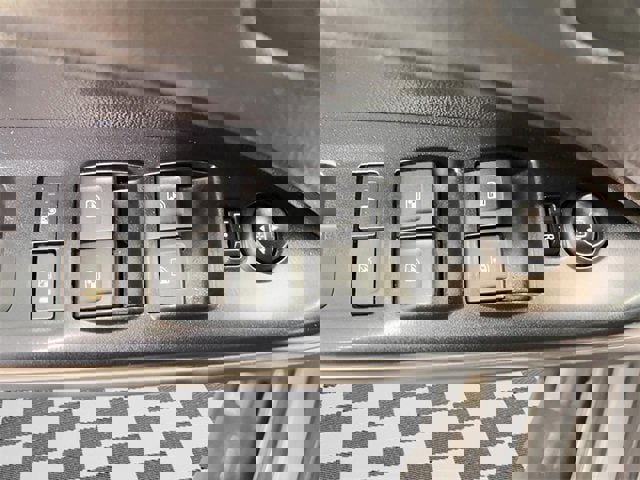 Used 2021 Chevrolet Colorado LT w/ Safety Package image 22