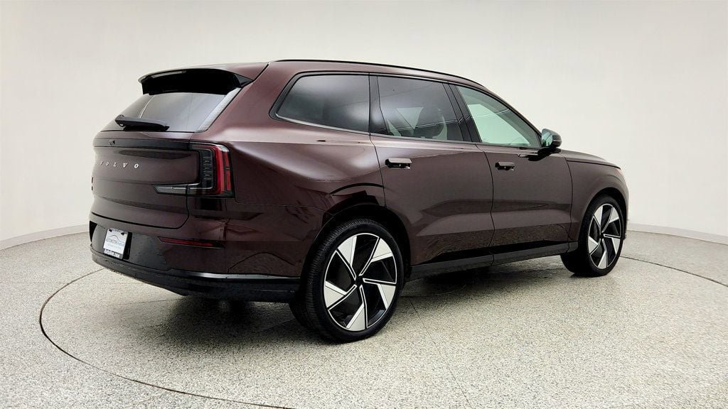 Used 2025 Volvo EX90 Ultra AWD/4WD image 5