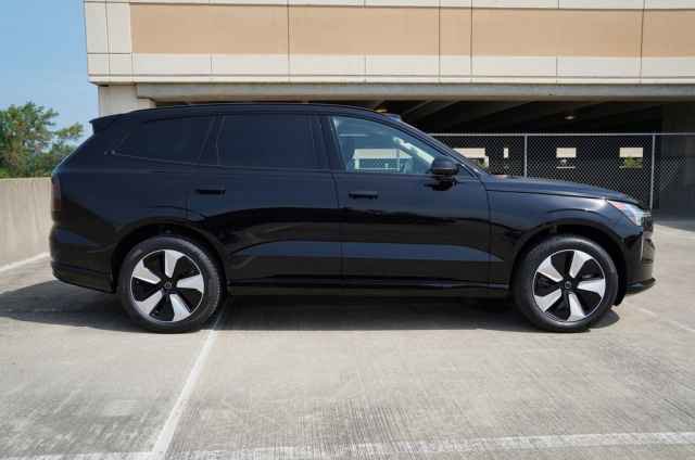 New 2025 Volvo EX90 Plus image 3