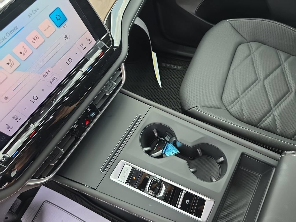 New 2026 Volkswagen Atlas SE FWD image 21