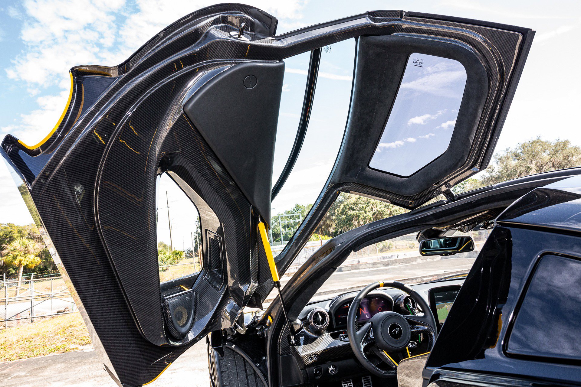 Used 2019 McLaren Senna image 47