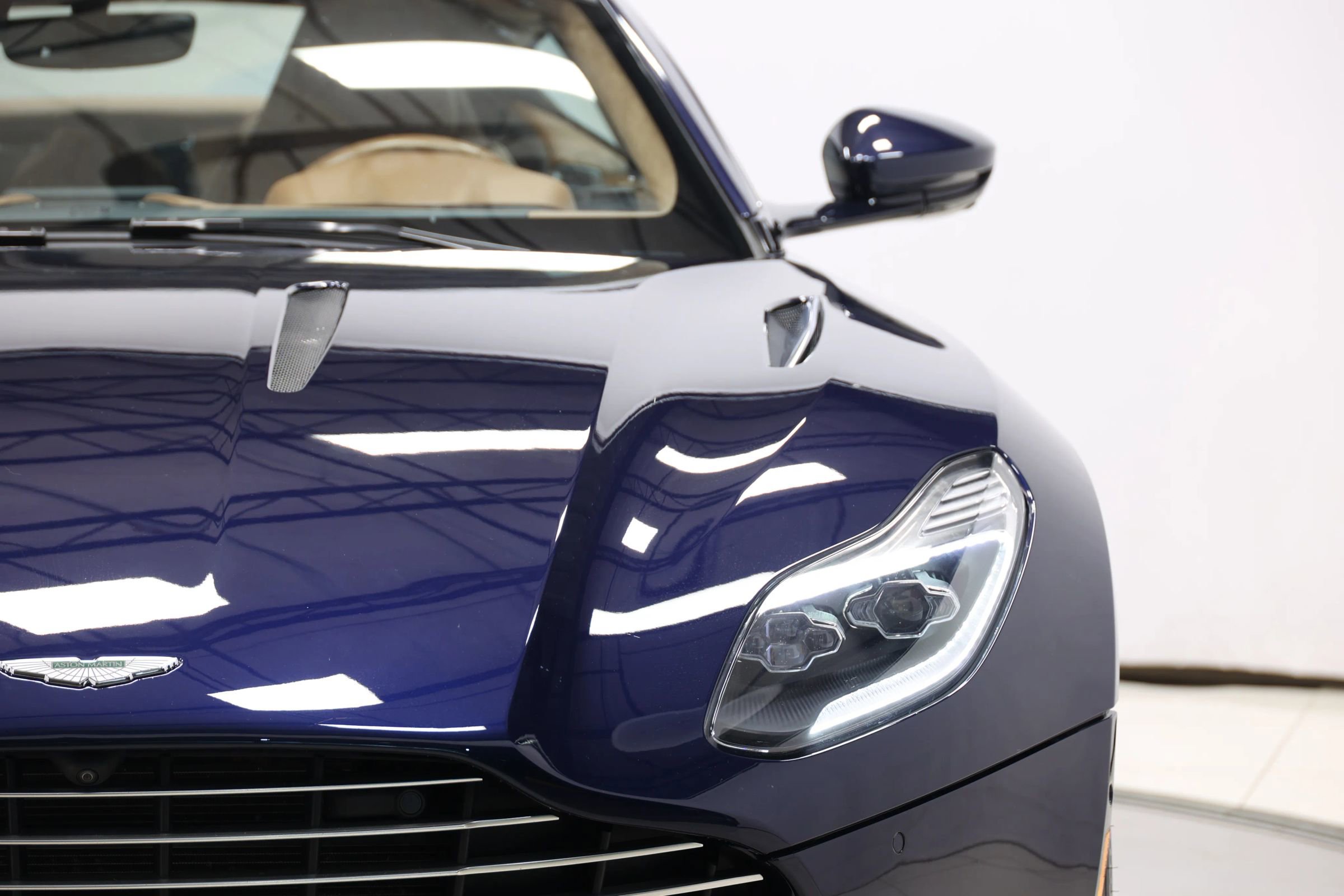Used 2017 Aston Martin DB11 V12 image 88